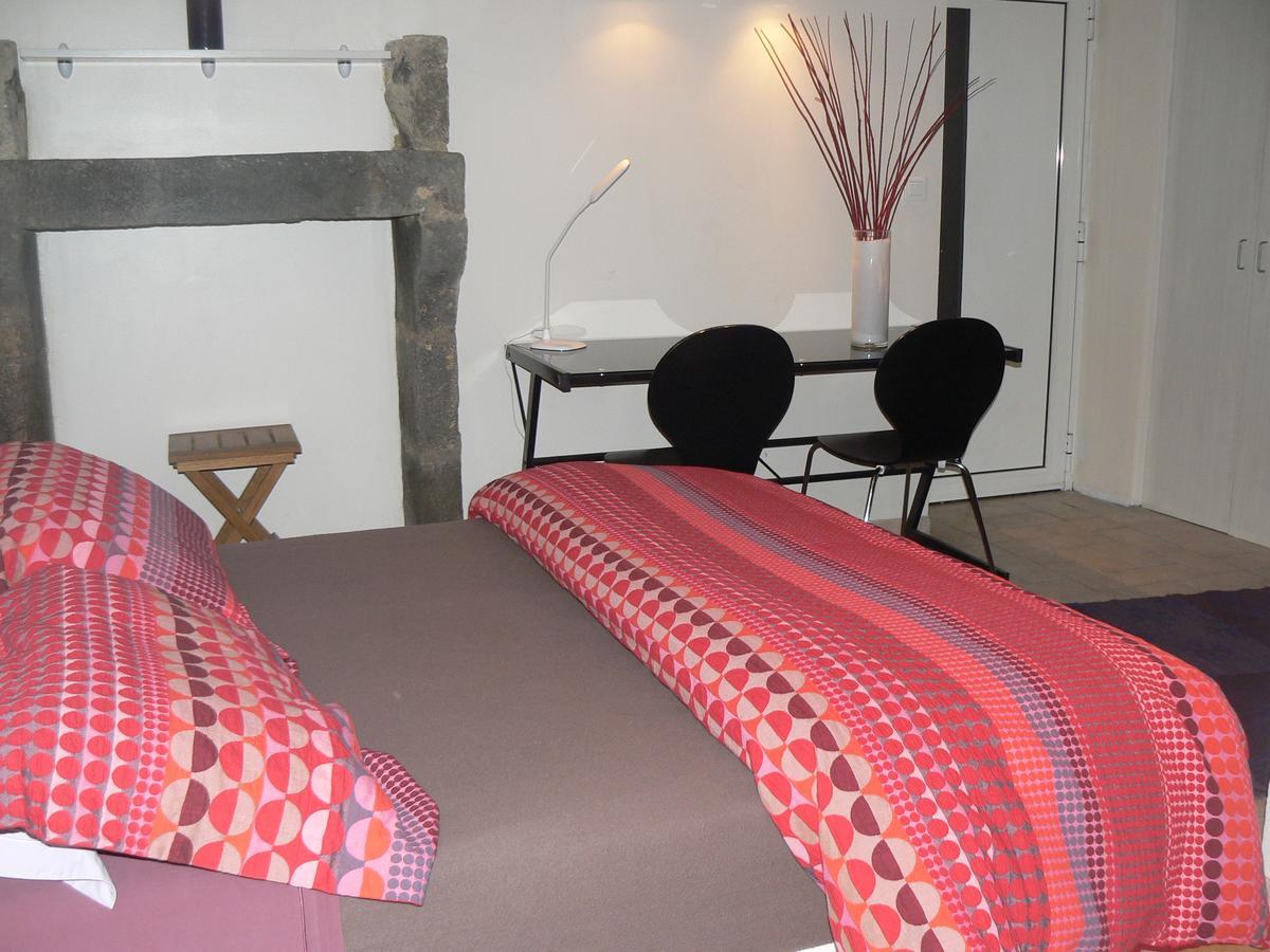 Chambres D'Hotes Le Petit Siam : Le Calme En Centre Ville Clermont-Ferrand Rum bild